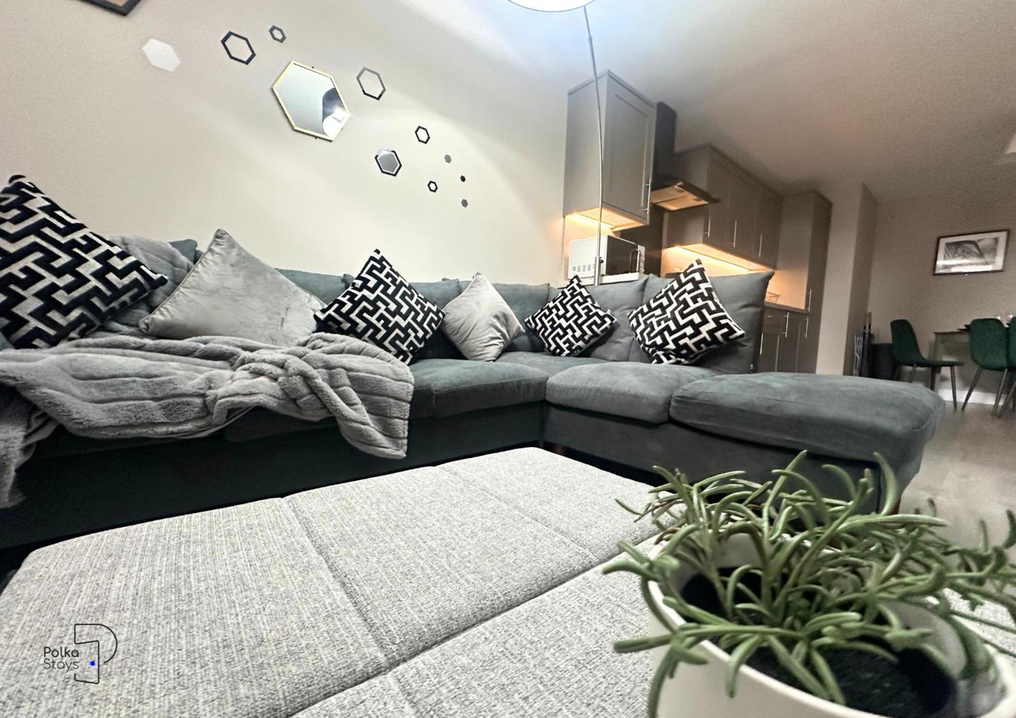 Hanley, Stoke - Modern Spacious Apartments By Polkastays Екстер'єр фото